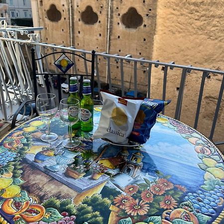 4 Passi Dal Mare Appartement Minori Buitenkant foto